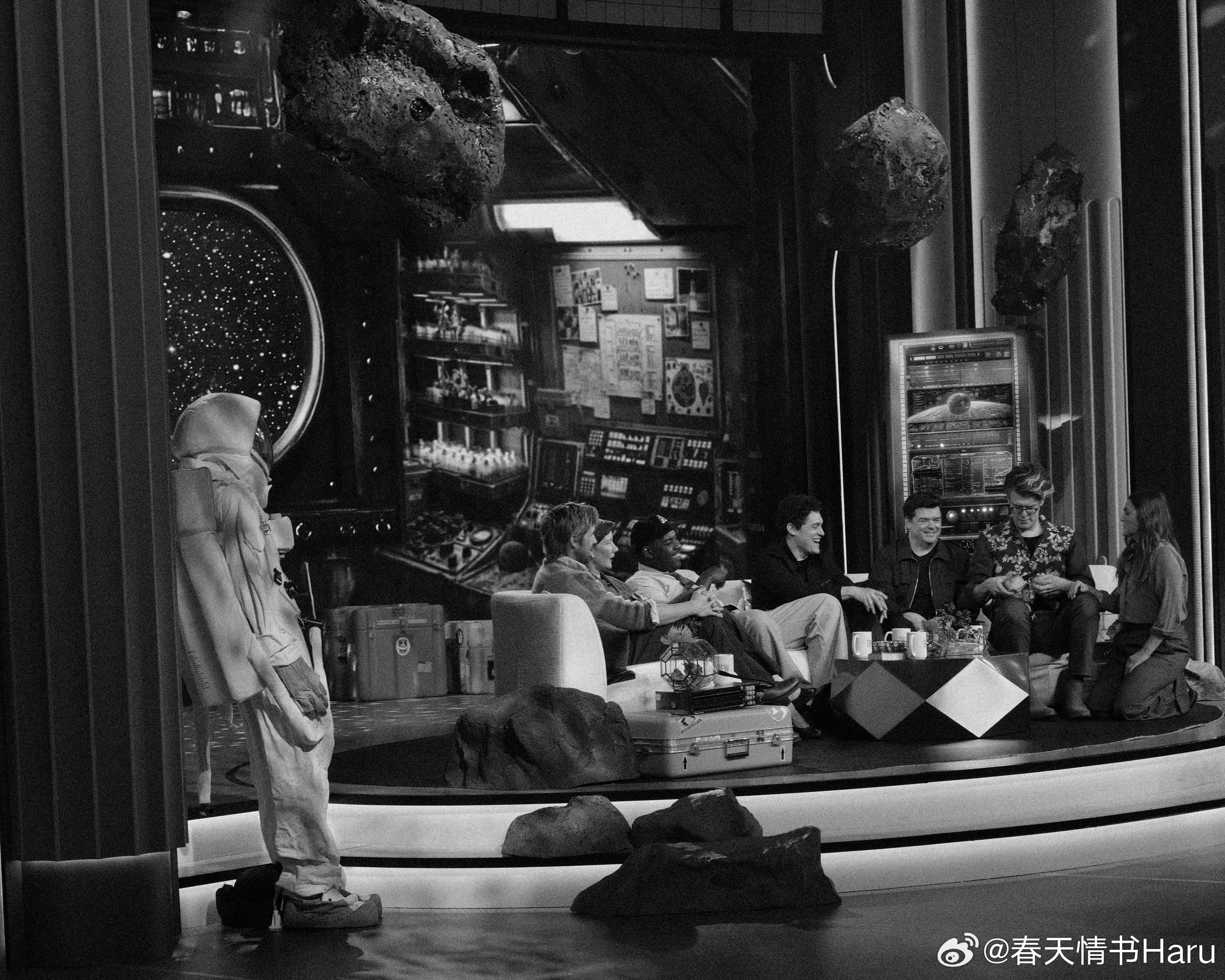 《挽救计划》片方发布的3张片场照 