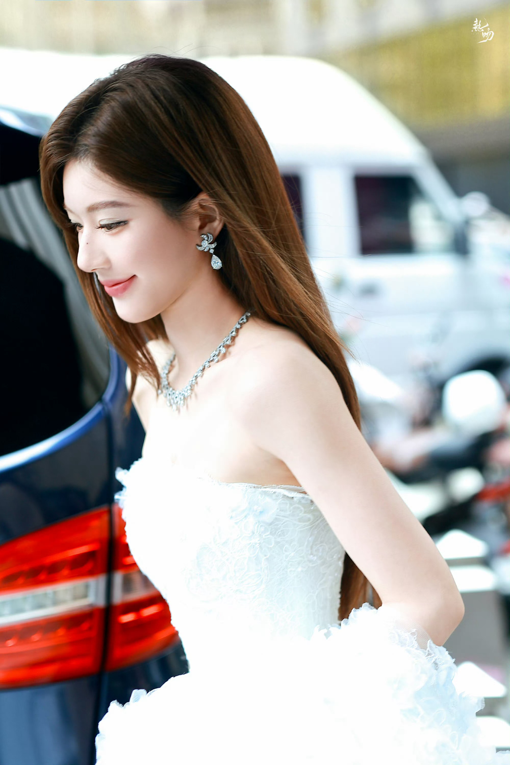 #赵露思婚纱上班路透#这才是真公主👸🏻#赵露思许妍# ​​​