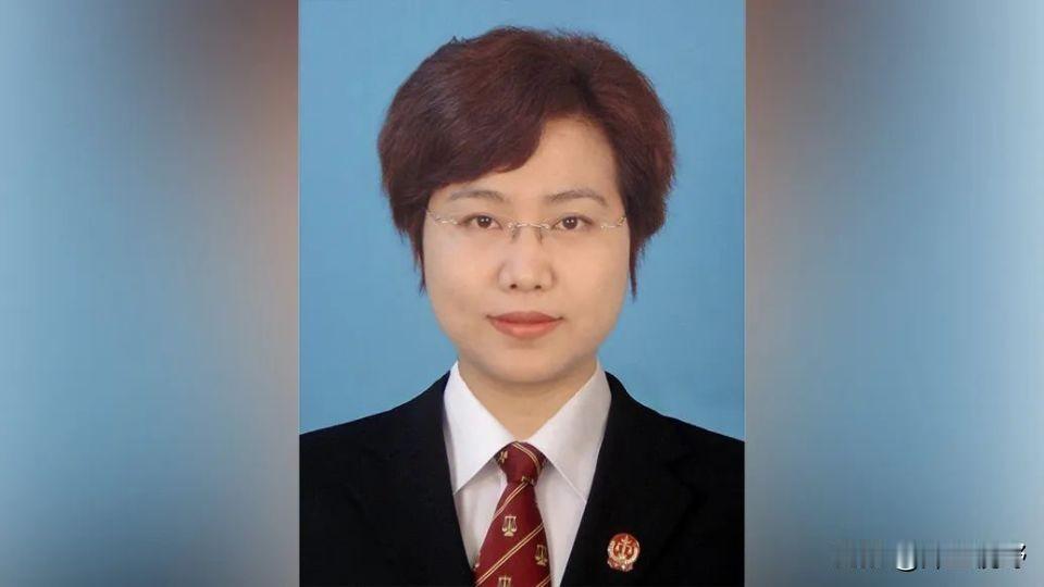 国务院副总理，原大寨村党支部书记陈永贵孙女陈春梅同志，有一身正气。祖辈身居高位，