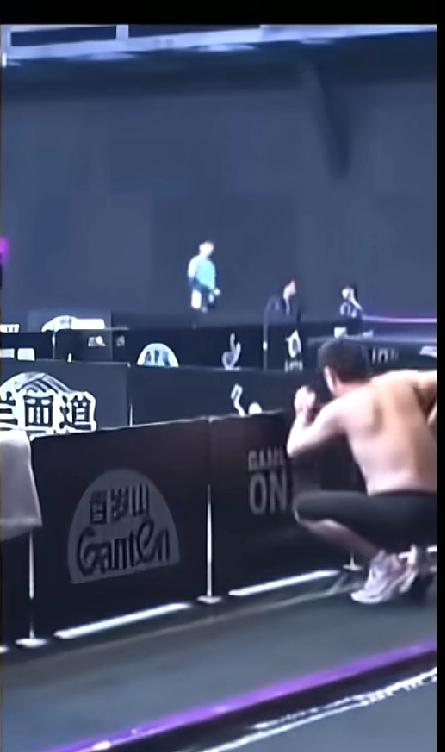 我嘞老天爷，老太阳一脱成名！这还是浪遍整个天府国，最甜不过邱贻可的那个coco吗