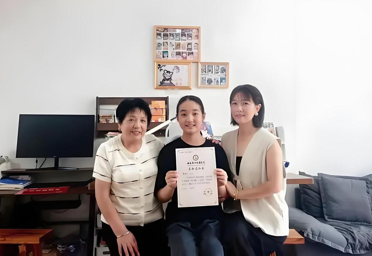 自古天才出少年，安徽合肥市一个名叫李木子的12岁小女孩，提前跨进了大学校门，她考