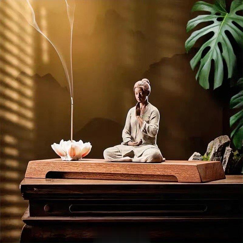 女人想和你一辈子的三个表现。​第一，她不会在意你的经济状况，​而是愿意陪伴你走过