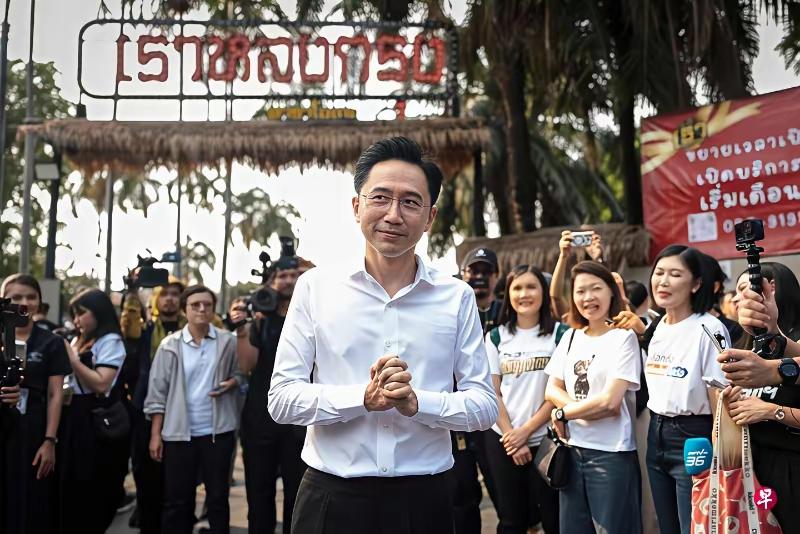 ​泰国自豪党最终选择了为泰党进行相应的合作，这时候给了裕差南很好的表现机会，作为