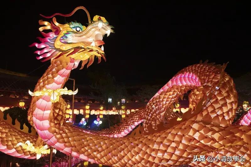 原是老人忘关灯 生活中总有一些因小疏忽引发的小误会，彩灯长亮就是典型例子。在荔竹