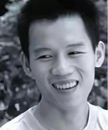 珠海，一名23岁保安冒死救下正被3名歹徒侵犯的女教师，谁知两年后，他竟从医院19