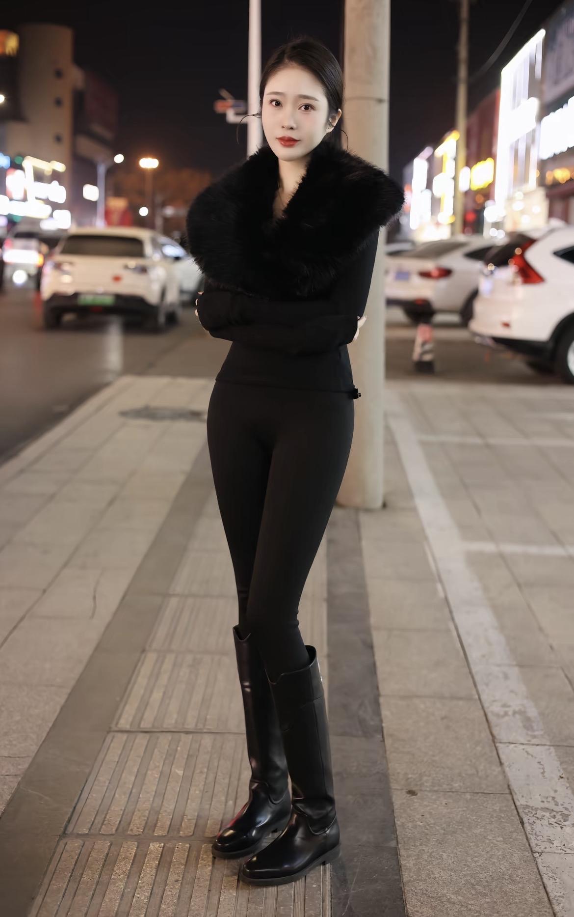 女生怎么穿紧身裤才好看