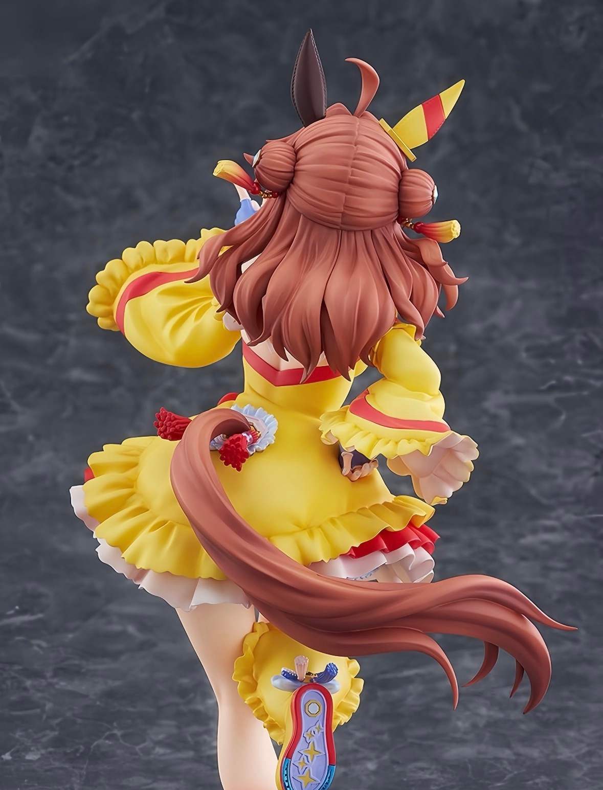小虎牙做的好好可爱啊～赛马娘 小林历奇 决胜服这个真的好可爱，颜色也非常鲜艳！裙
