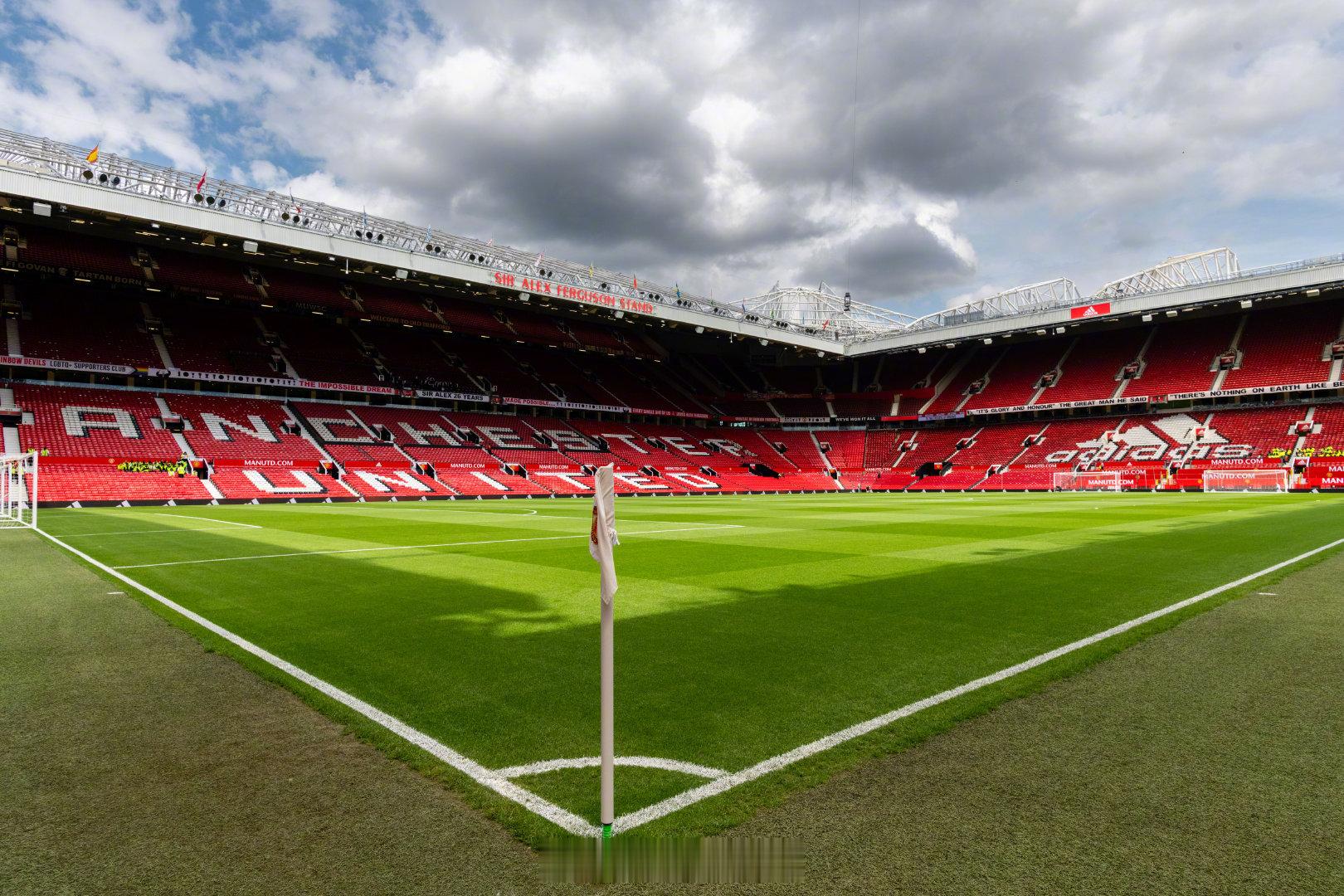 📅红魔一月重要时间节点：1月1日 - 男队与女队转会窗开启1月12日 - 男队