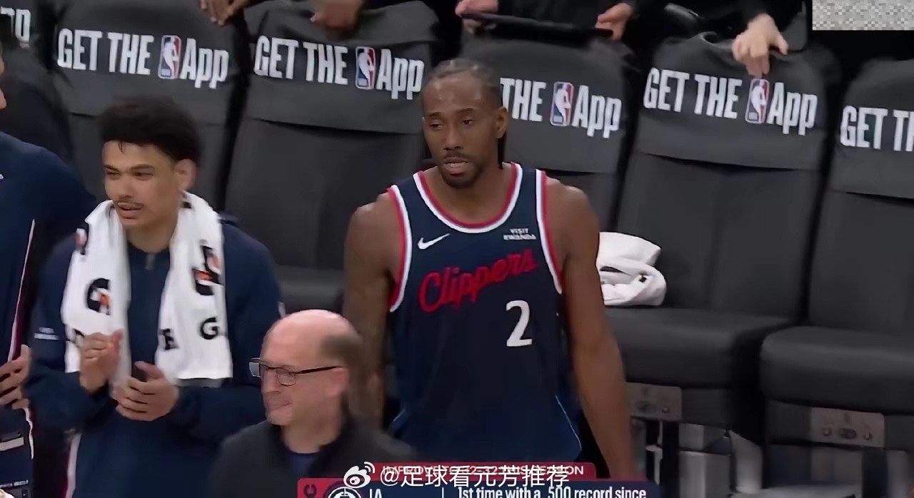 快船126-118胜尼克斯，无哈登的快船在伦纳德带领下冲进西部前八！谁说哈登走后