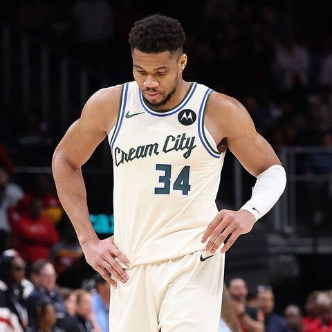 多支球队今夏继续追求字母哥 Shams今日参加《The Pat McAfee S