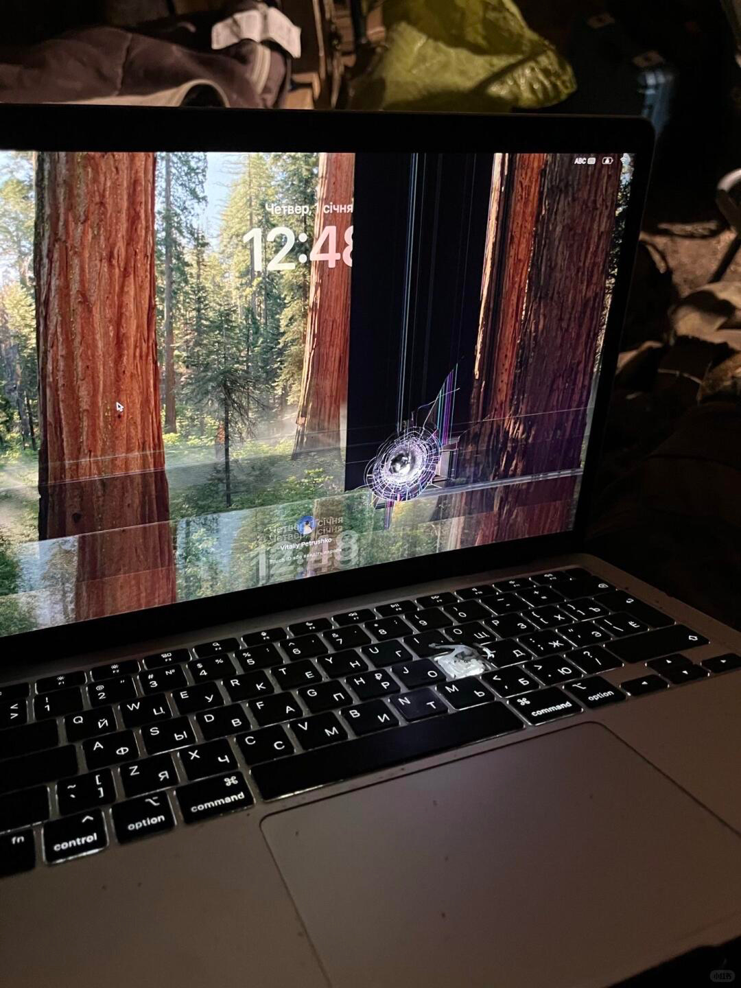 自由美利坚🇺🇸，Macbook能当防弹衣 