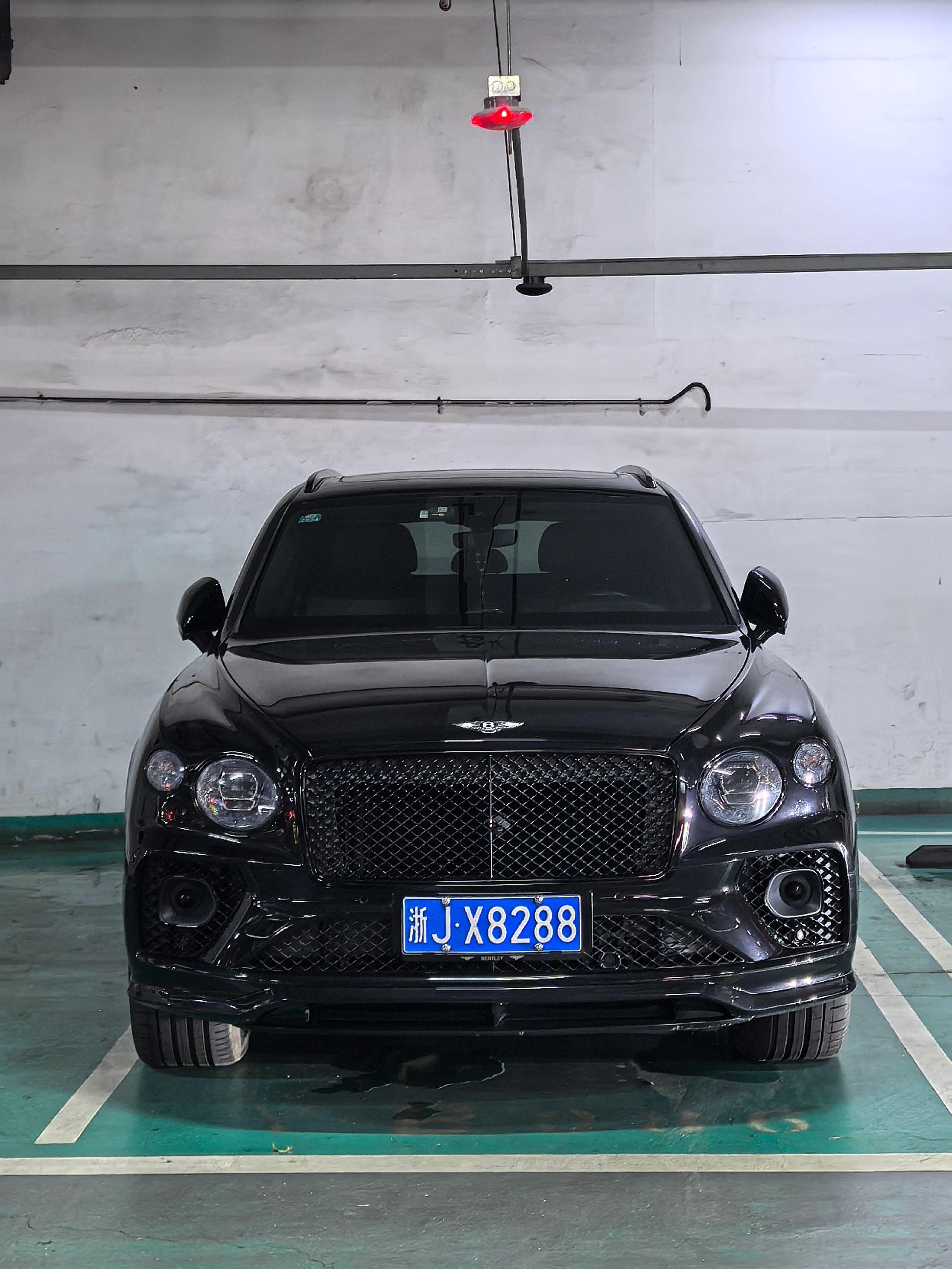 宾利生在骨子里的优雅不是一般品牌学的来的