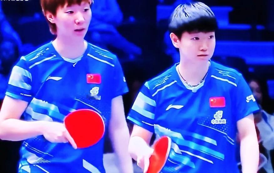 孙颖莎/王曼昱3-0横扫吴咏琳/单晓娜，晋级WTT欧洲i大满贯赛瑞典站女双八强！