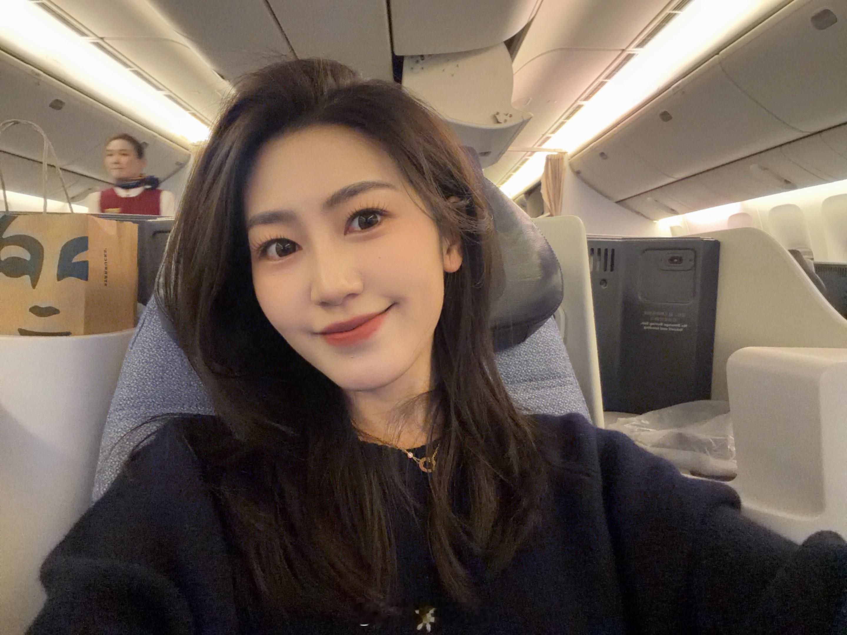 浅立个flag 今年真的不能压哨赶飞机了中学跑100米的劲儿这些年全用来赶飞机了