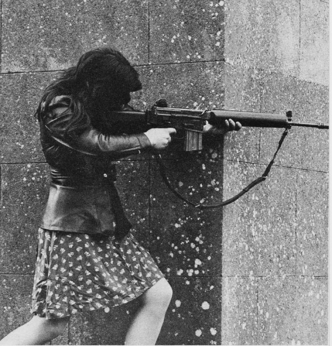 一张科尔曼·多伊尔 (Colman Doyle) 于 1972-73 年在西贝尔