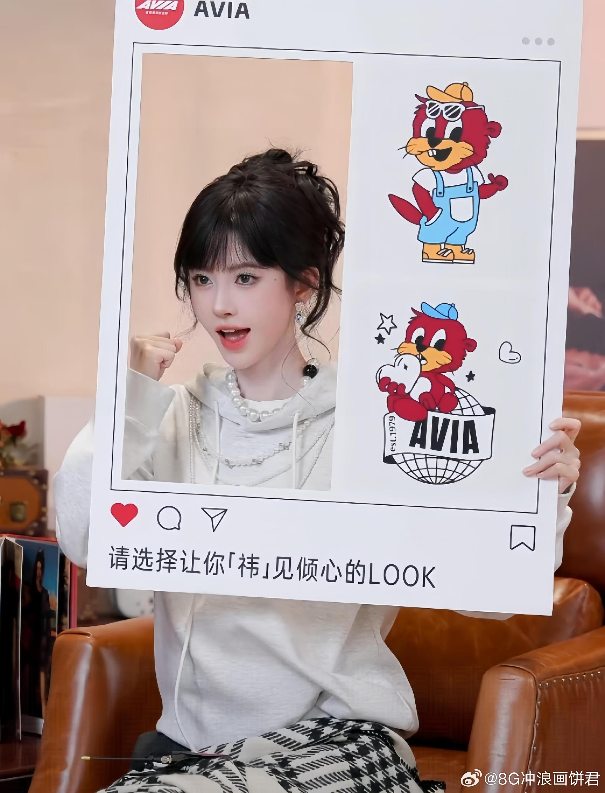 鞠婧祎日系天菜 鞠婧祎直播把“日系少女”焊在身上！卷毛盘发温柔加分，白色卫衣配珍