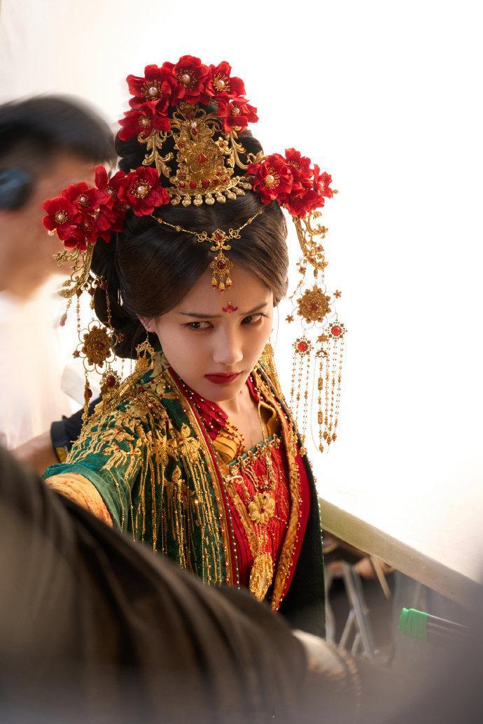李一桐有种溢出屏幕的灵动美 我说李一桐你怎么可以这么有灵动美呢，演技真的好有感染