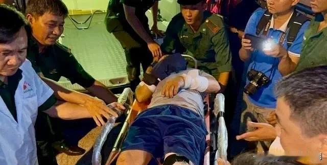 西沙群岛发生边境冲突！10名越南船员被打伤

越南方面发布西沙群岛边境冲突照片，