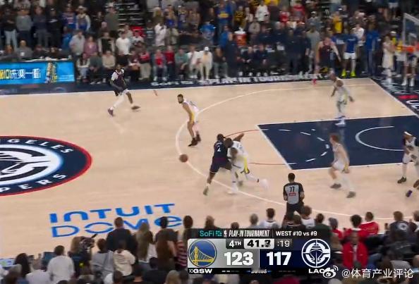 勇士vs快船快船领先了一整场，但最后时刻风云突变，霍福德连续外线命中，而快船这边