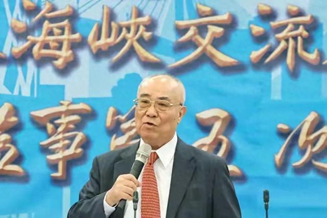 台湾海基会董事长吴丰山突然提出辞职，他是去年才上任海基会董事长的，根据台湾媒体爆