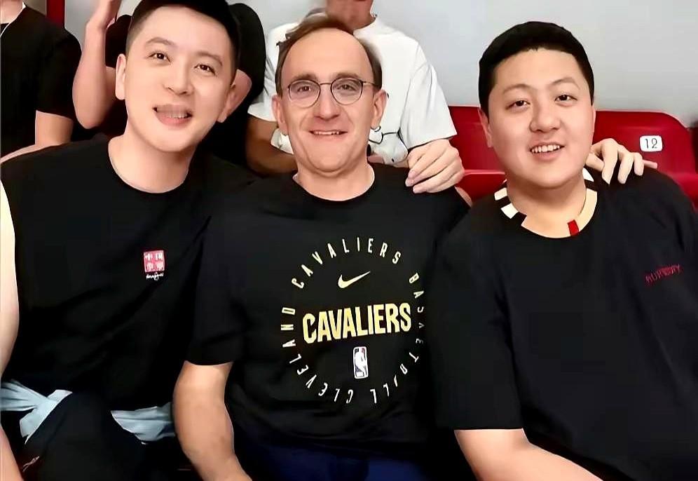 辽宁队的试金石来了。
都说辽宁队要撞上“开门黑”，我看这明明是天上掉下来的大好机