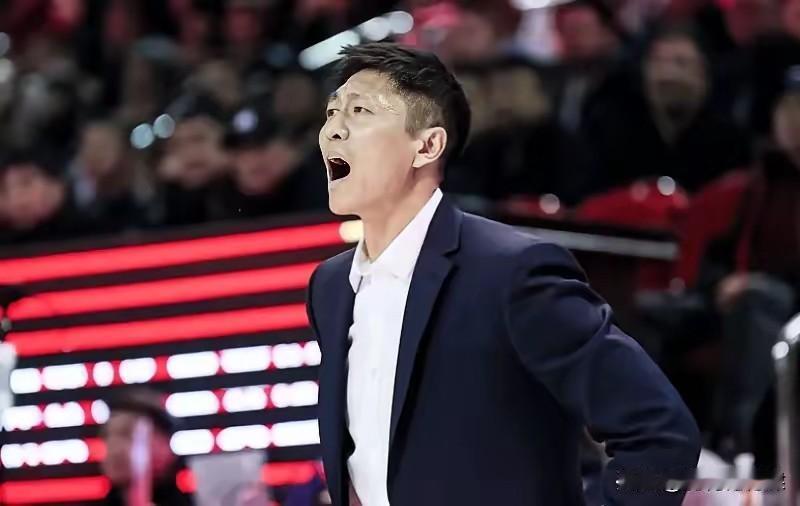 吉林男篮主教练李昂才学兼优！

李昂  36岁，毕业于清华大学，有海外留学经历，
