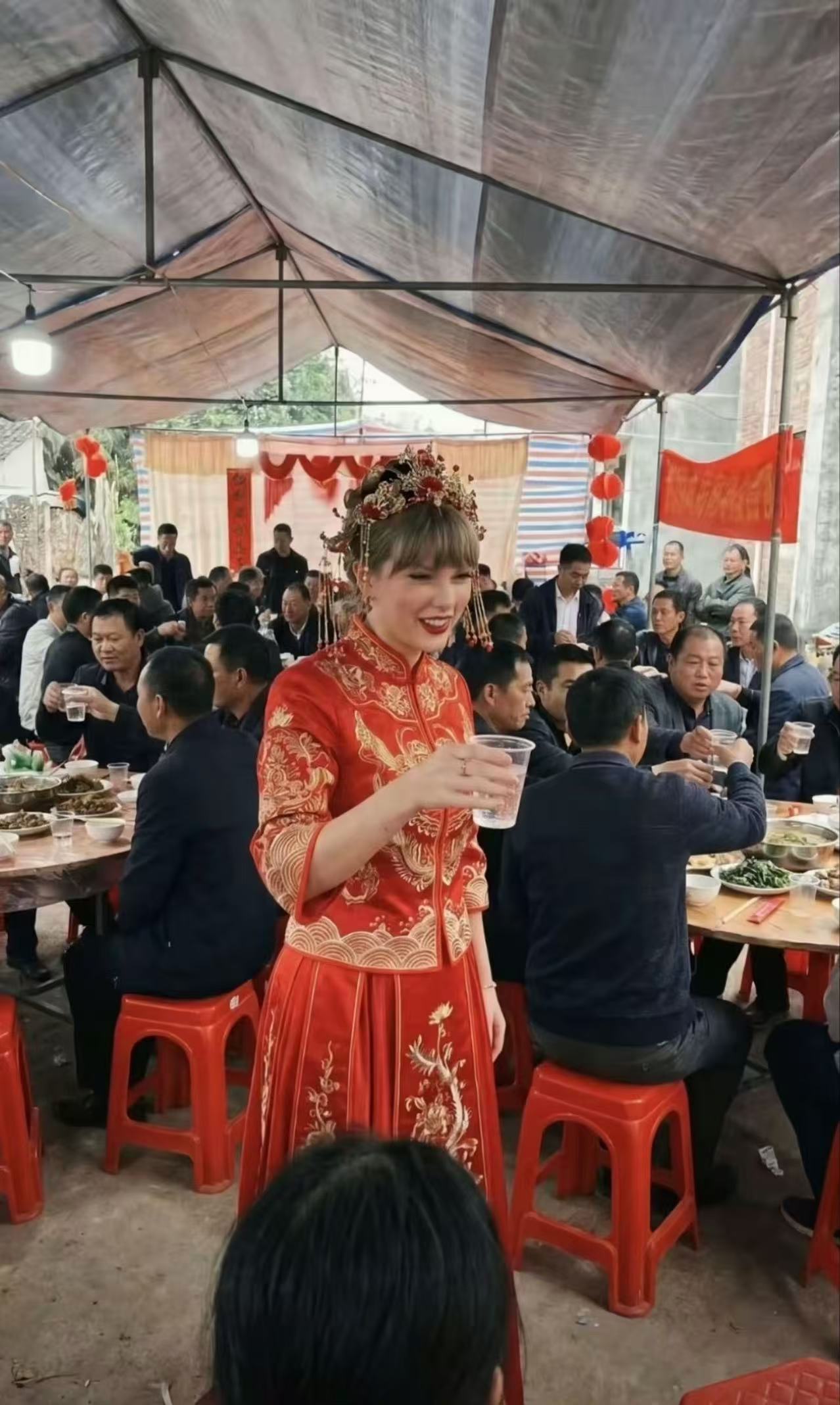 霉霉婚礼内部照片曝光我还看到了卡戴珊捎走了两瓶果粒橙 