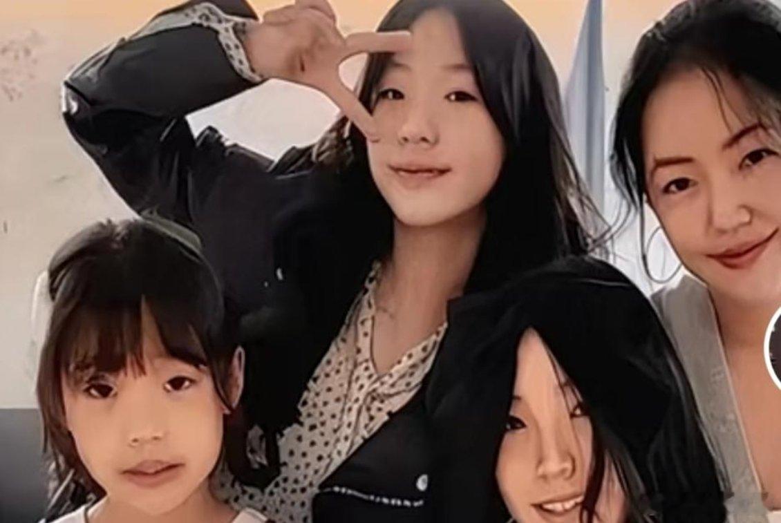 “S妈深夜发文喊话小S，全网炸锅：这哪是想女儿，分明是逼宫！”73岁的S妈一晚上