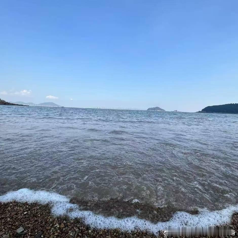 人生要走的路，没有一条是容易的路。我们只能选择一条更适合自己的路，然后凭借自己的