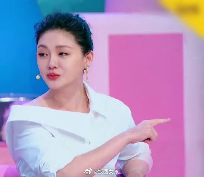 #汪小菲Mandy寺庙上香#大家可以脑补一下 大S看到汪小菲和Mandy去寺庙上