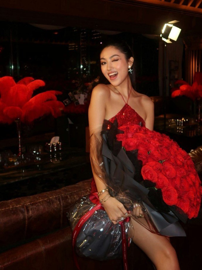 任达华女儿颜值 任达华女儿任晴佳迎来21岁生日！她在社交平台晒出庆生照，身穿一袭