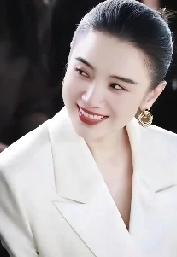 第38届金鸡奖落幕，
宋佳凭《好东西》二封影后却遭全网“翻车”，
宋佳 水后 话