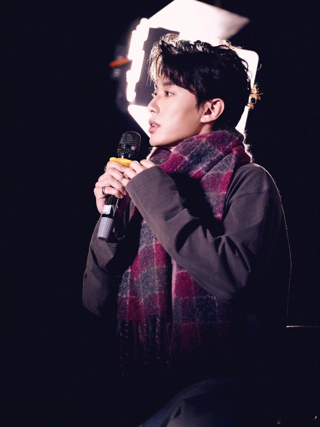 向全世界安利代旭 ｜代旭秦谜 “落日余晖的路上总是爱意弥漫，我把墙砌的很高，唯独