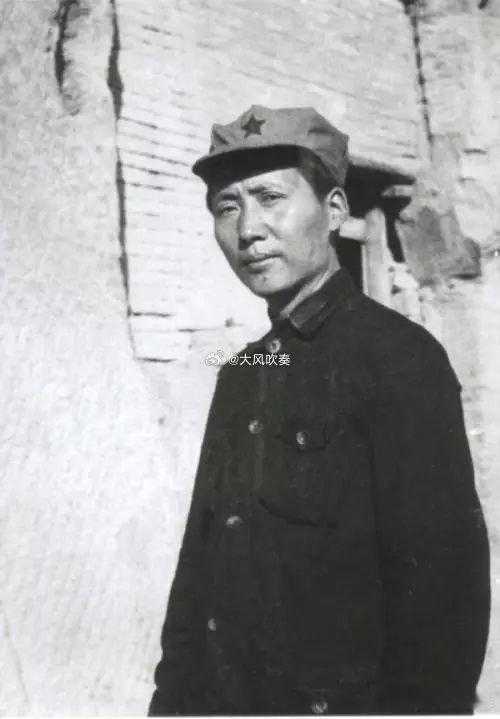 #毛泽东逝世48周年#人民为什么如此怀念毛主席？不仅仅是因为他的丰功伟业，更不仅