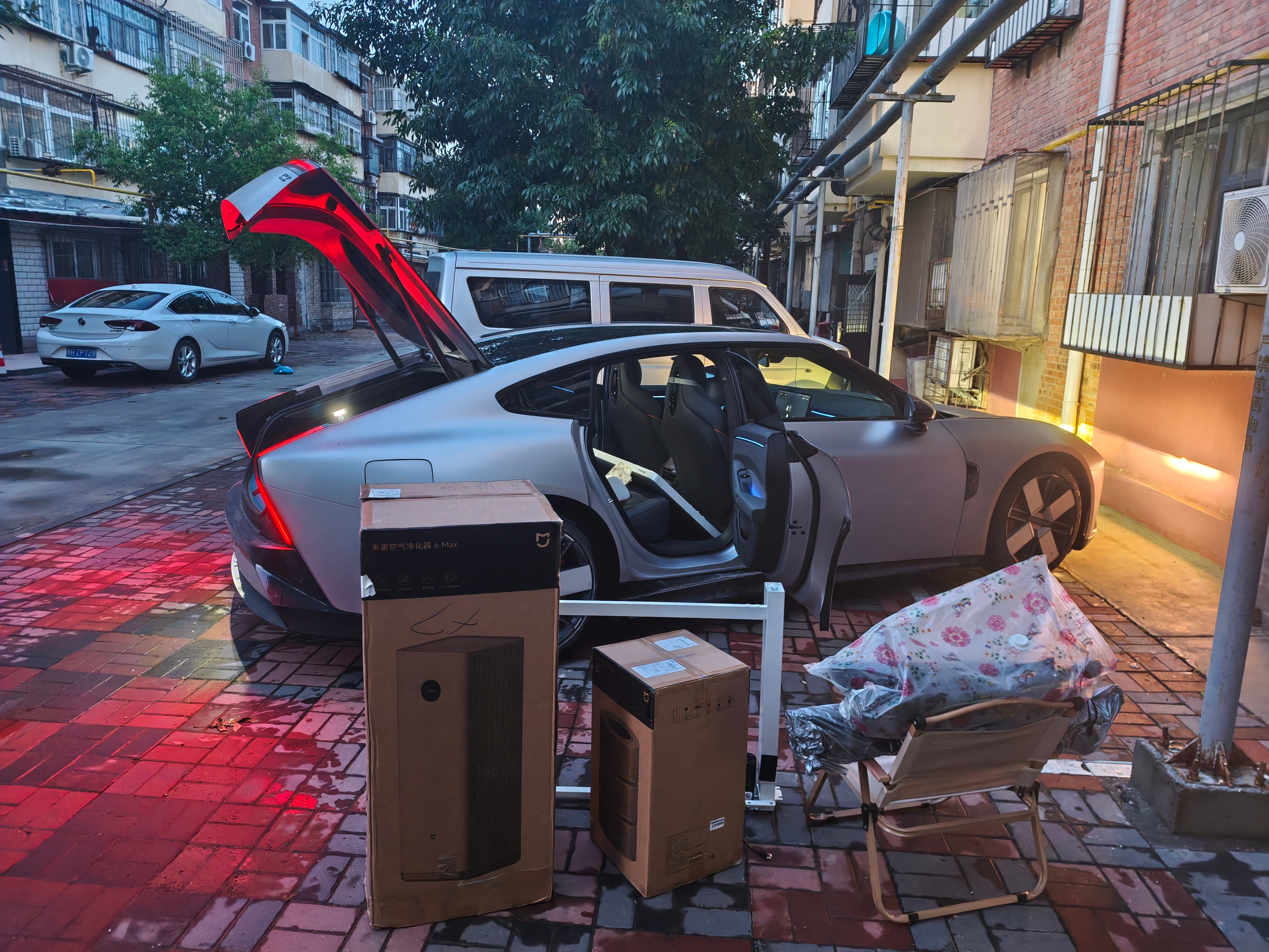 小鹏P7成易车金港赛道50万以内最速轿车小鹏P7赛道圈速超百万性能车我的车真厉害