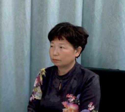 怪不了别人！
老杜几十年是非不断，
被大数据和老何实锤！


老杜这事有点怪。