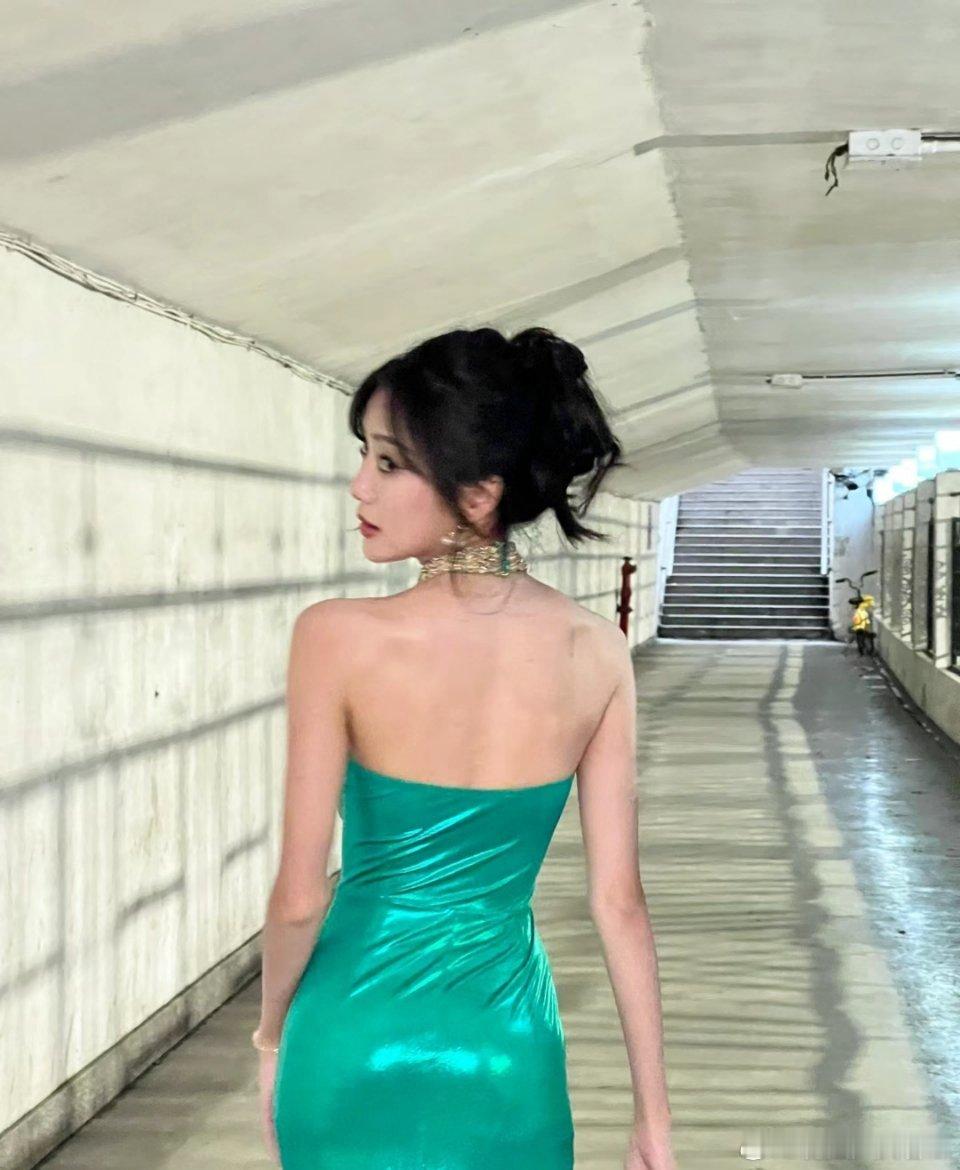 之前知否里面的小桃，也就是现实里面的王梓薇，感觉她减肥也太快了吧 ​​​