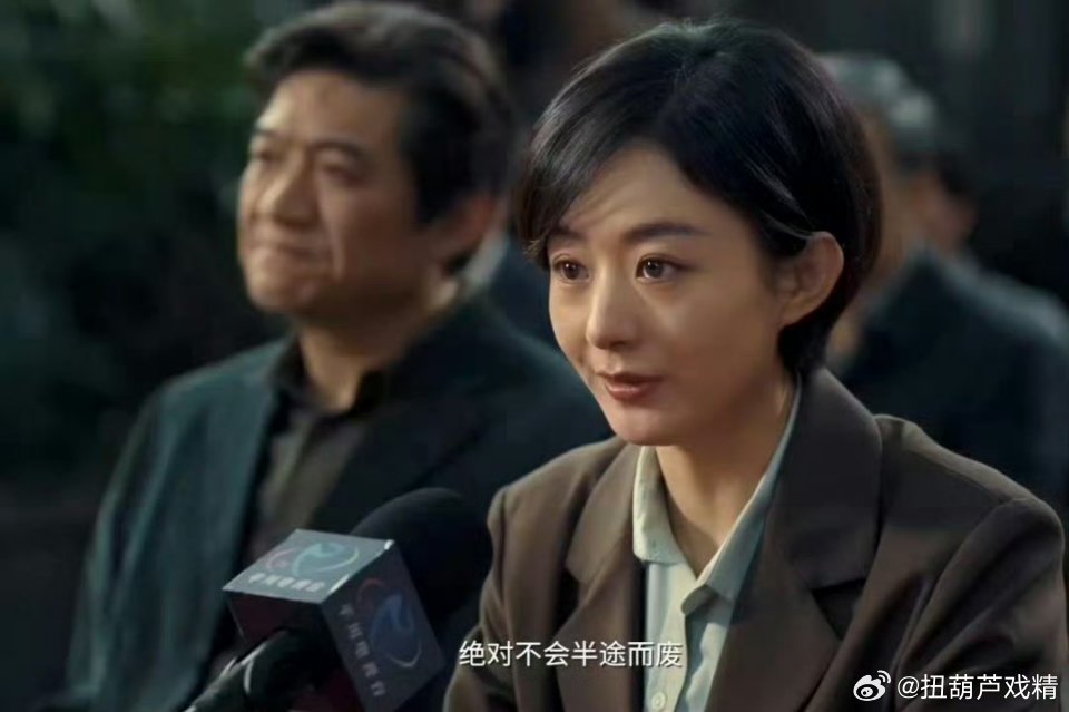 赵丽颖还有一部待播剧《造城者》看播出情况如何吧，也是众多老戏骨，可以和万物拼一把