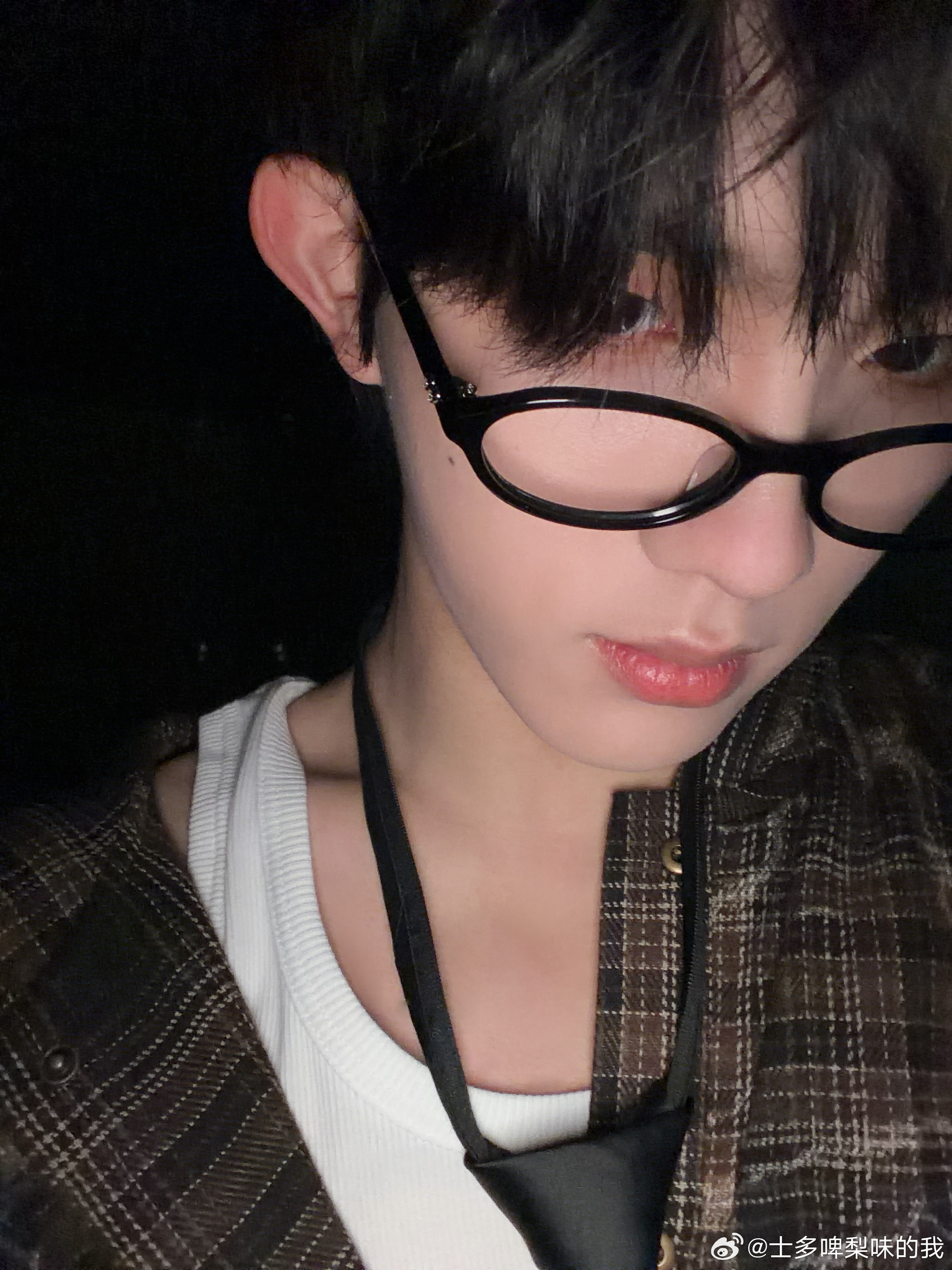 苏新皓7月自拍看看 