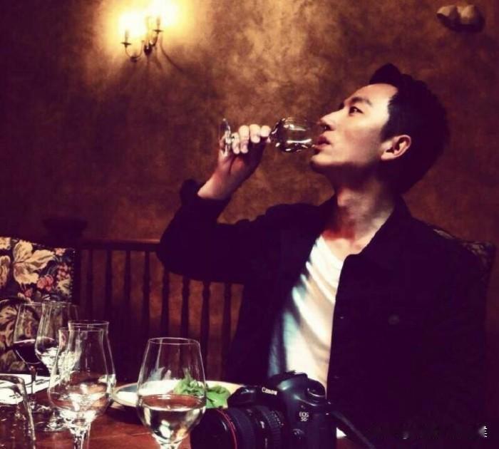 1992年9月份我重点大学毕业，分配到铁路基层，工资单上月薪125元，出差补助一