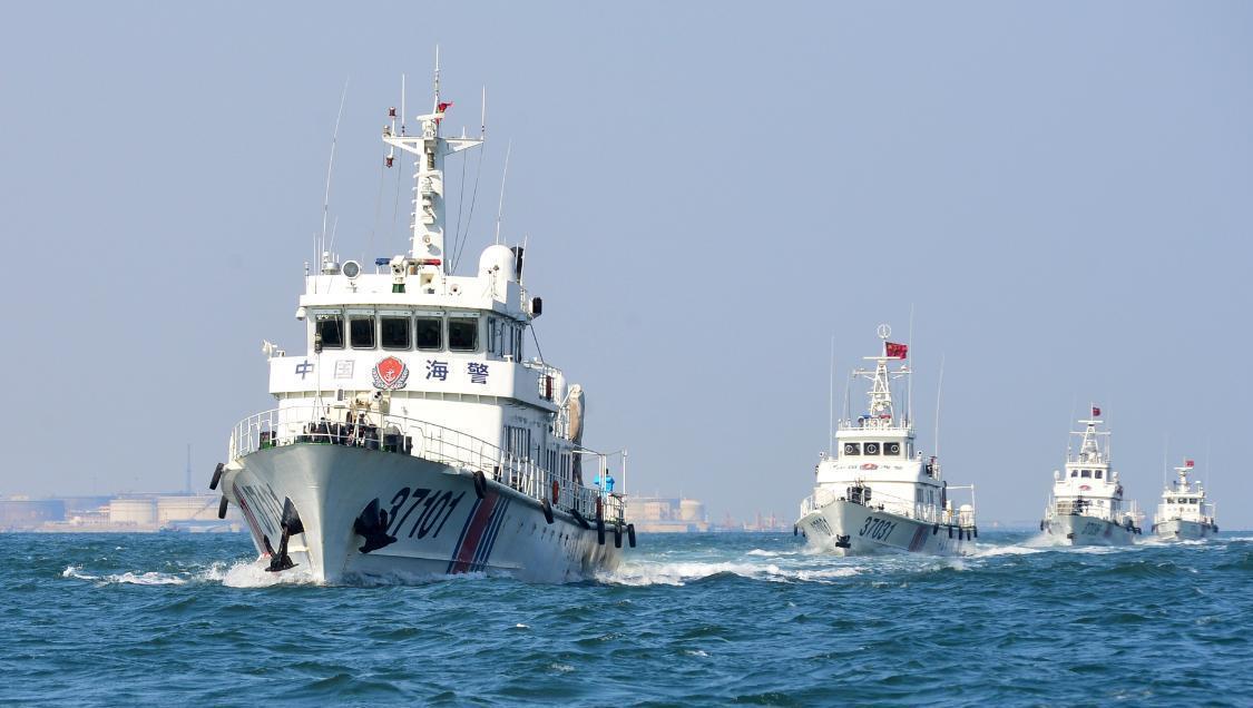 钓鱼岛凌晨传回捷报，中国海警围困日船3小时，一夜间完成清场
中国海警围困日本渔船