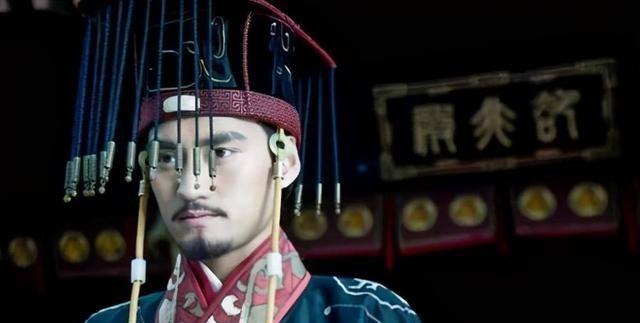 东海王刘彊在公元58年弥留之际，特意派心腹赶往洛阳觐见汉明帝刘庄。
永平元年五月