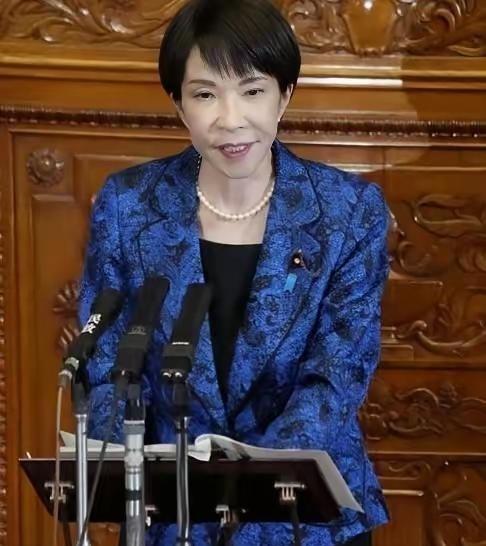 高市早苗公开对中国喊话！这位日本首相公开表示如今中日两方保持沟通才是重中之重，却