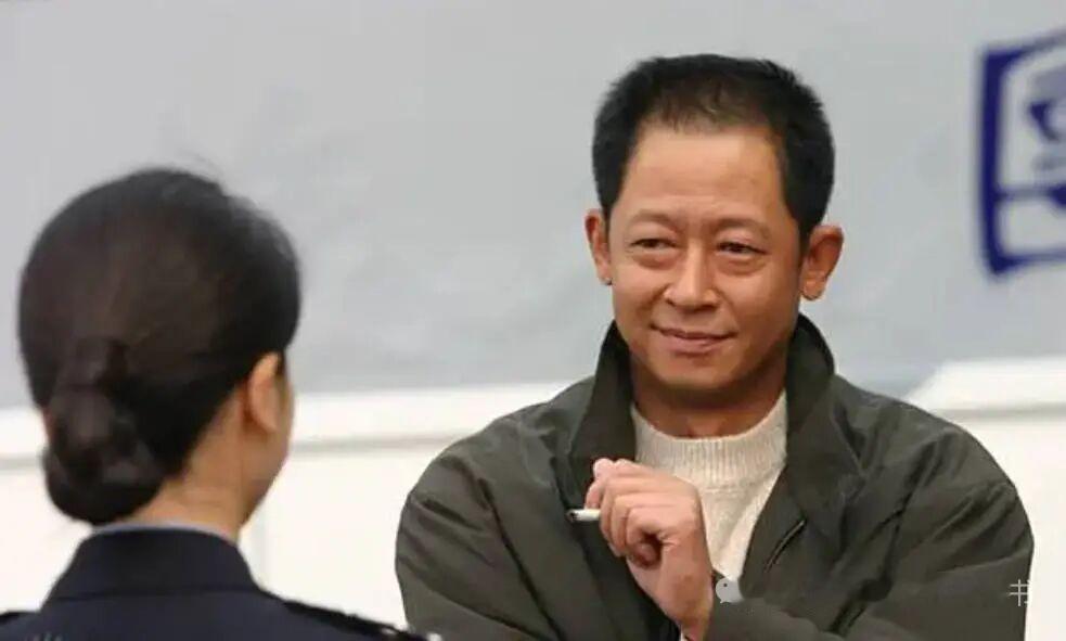 为什么你拼尽全力，却总感觉人生卡在了某个地方？

学校教你知识，社会教你规则，但