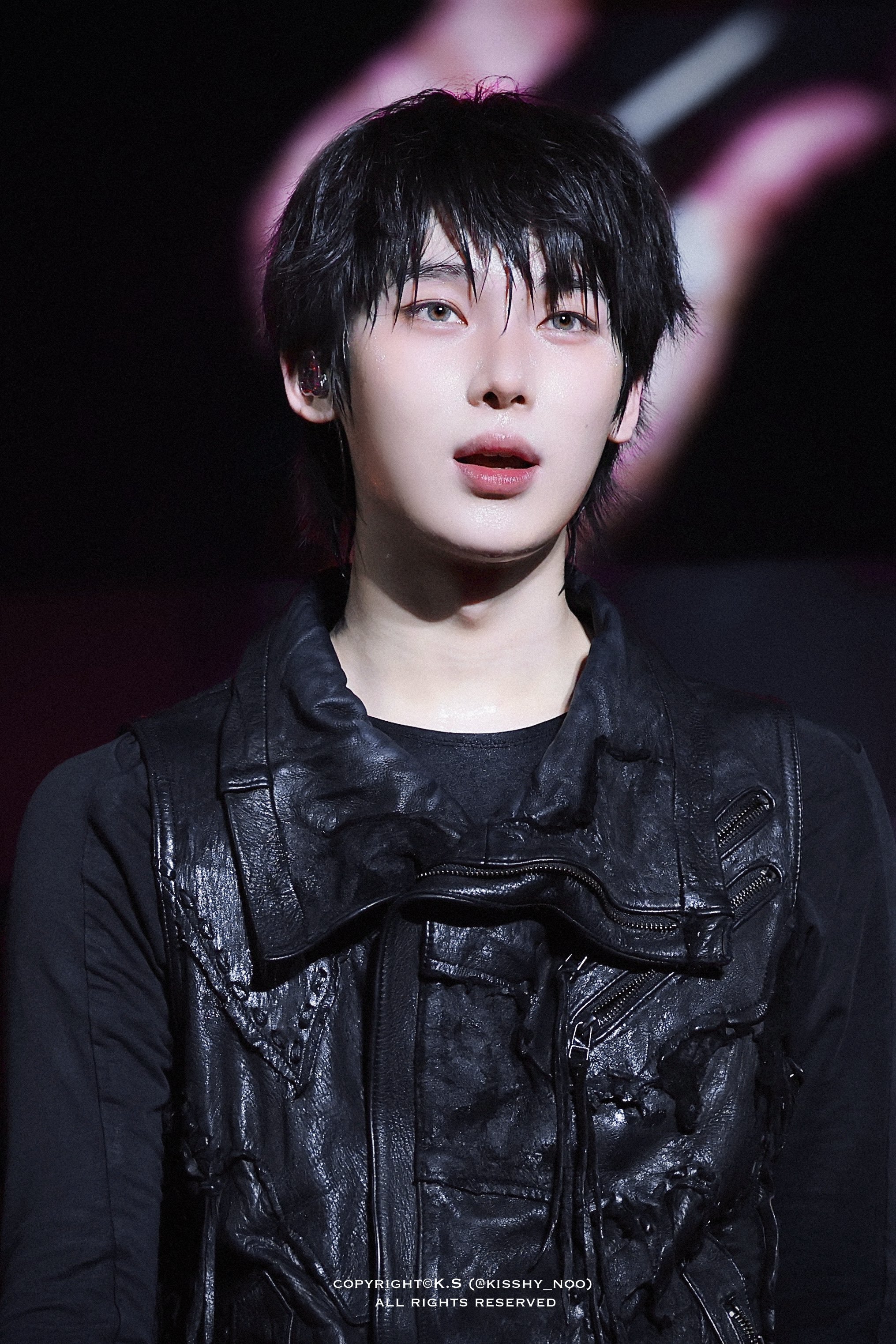 被汗水浸湿的豆蜜桃🍑💦cr.kisshy_noo 