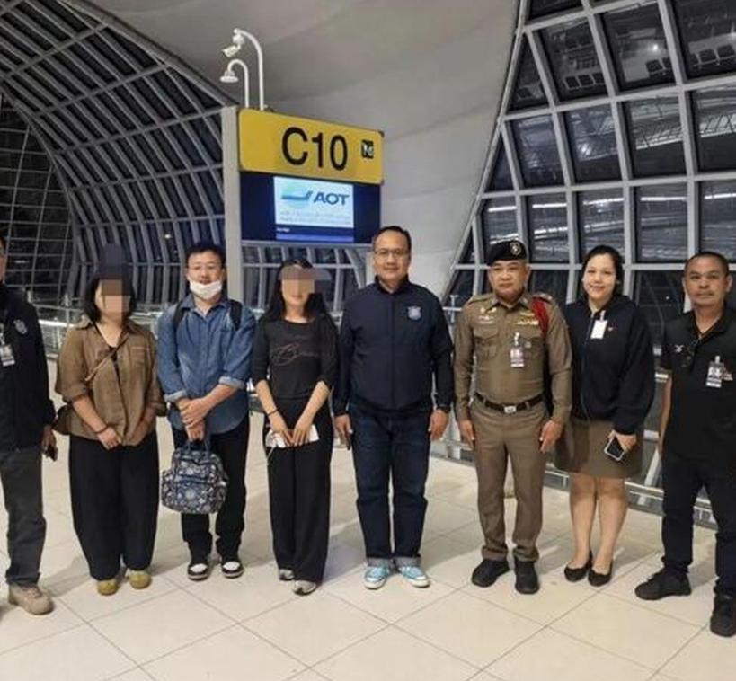 “太让人揪心了！”泰国曼谷，三名国人赴曼谷旅游，其中一名男子因感冒留在宾馆休息，