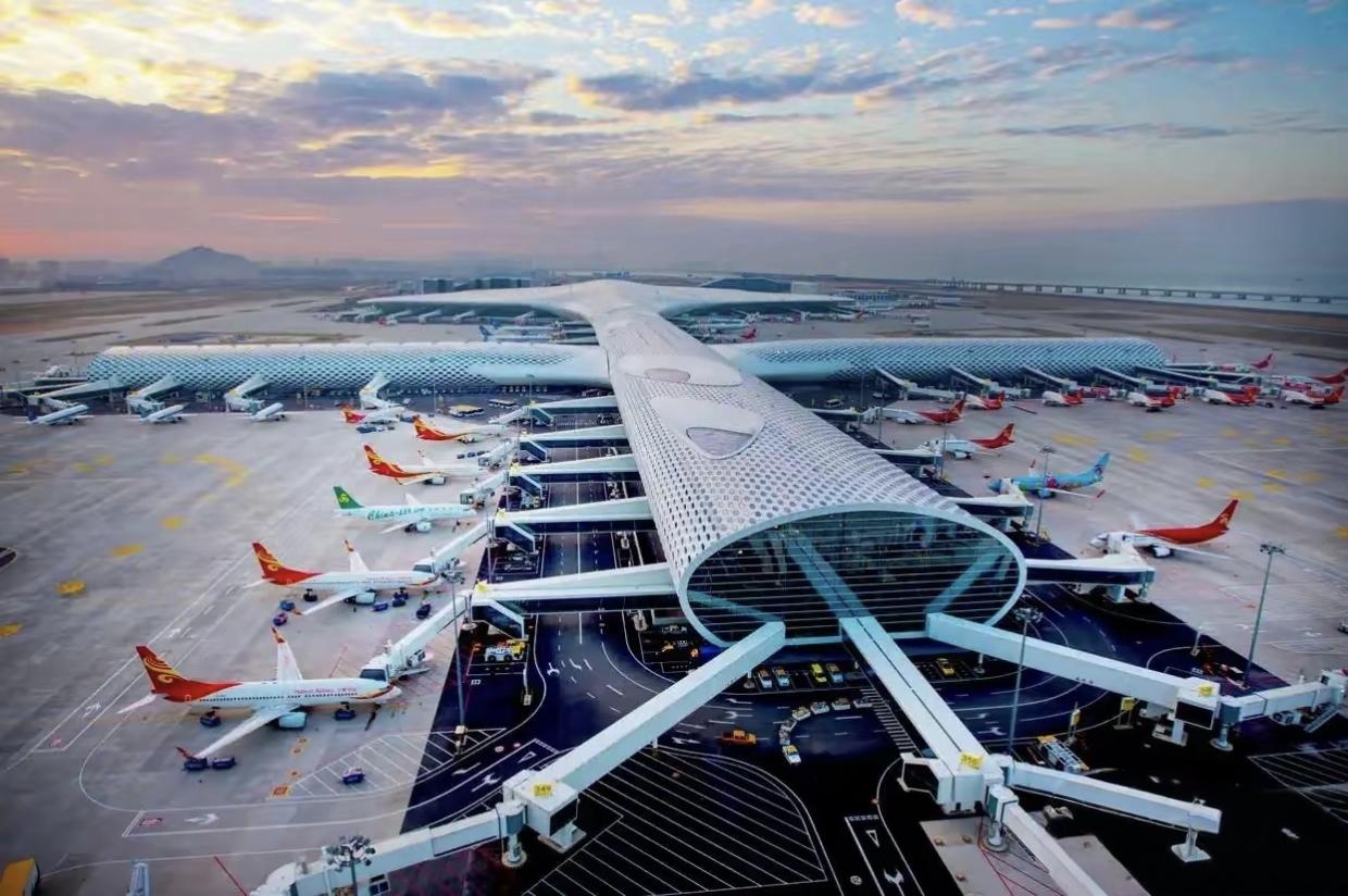 郑智化怒斥深圳机场郑智化近日对深圳机场提出严厉批评，尽管深圳经济飞速发展，机场建