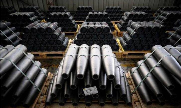 经过与欧盟理事会的谈判，欧洲议会于7月13日通过了增加弹药生产以解决乌克兰的弹药