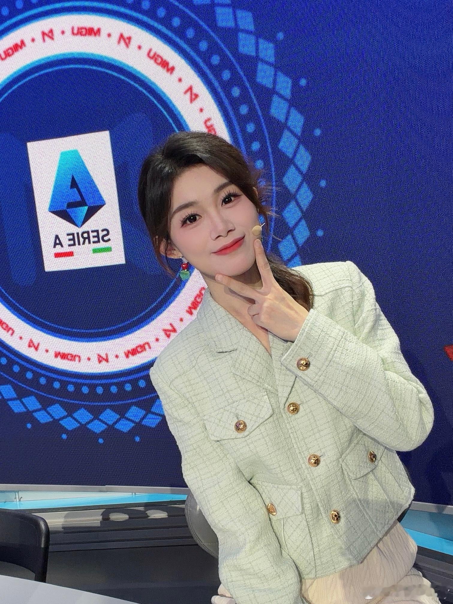 解说预告🎙️周日24:30 水晶宫vs托特纳姆热刺，单口周一27:45 罗马v