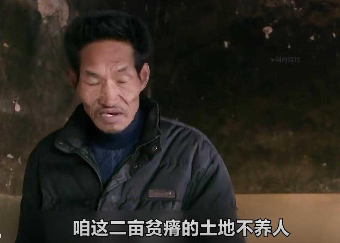 老杜（深中）是乡村少有的思想者，有情感的思想者。时代的飓风，旋走了土地的财富，旋